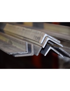 Cornière acier inégale