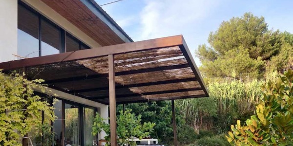 Créer une pergola en fer forgé